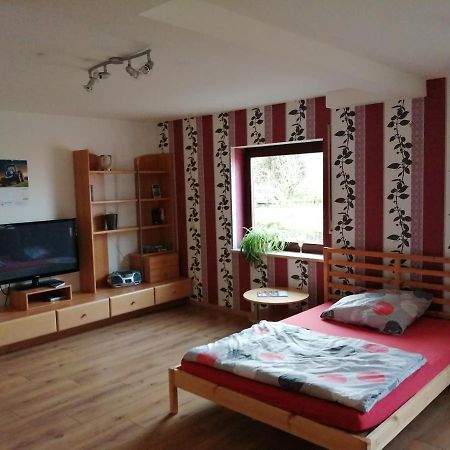 Moderne Ganze Ferienwohnung 1Km Zum Funpark Und Nur 15 Minuten Nach Nuernberg 찌른도르프 외부 사진